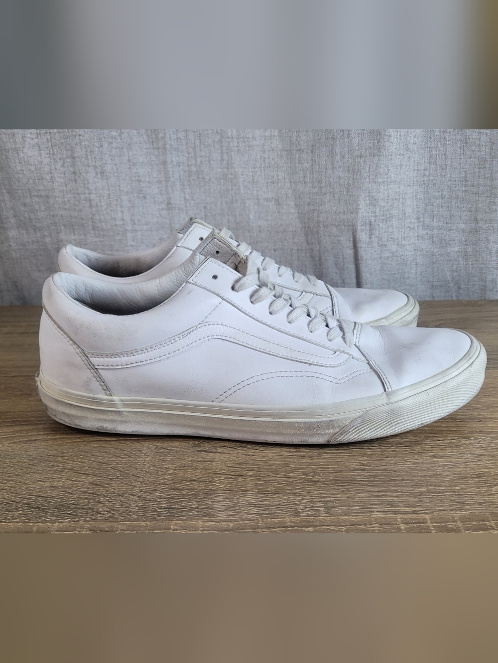 Vans Men's White Low-Top Skate Sneakers Leather